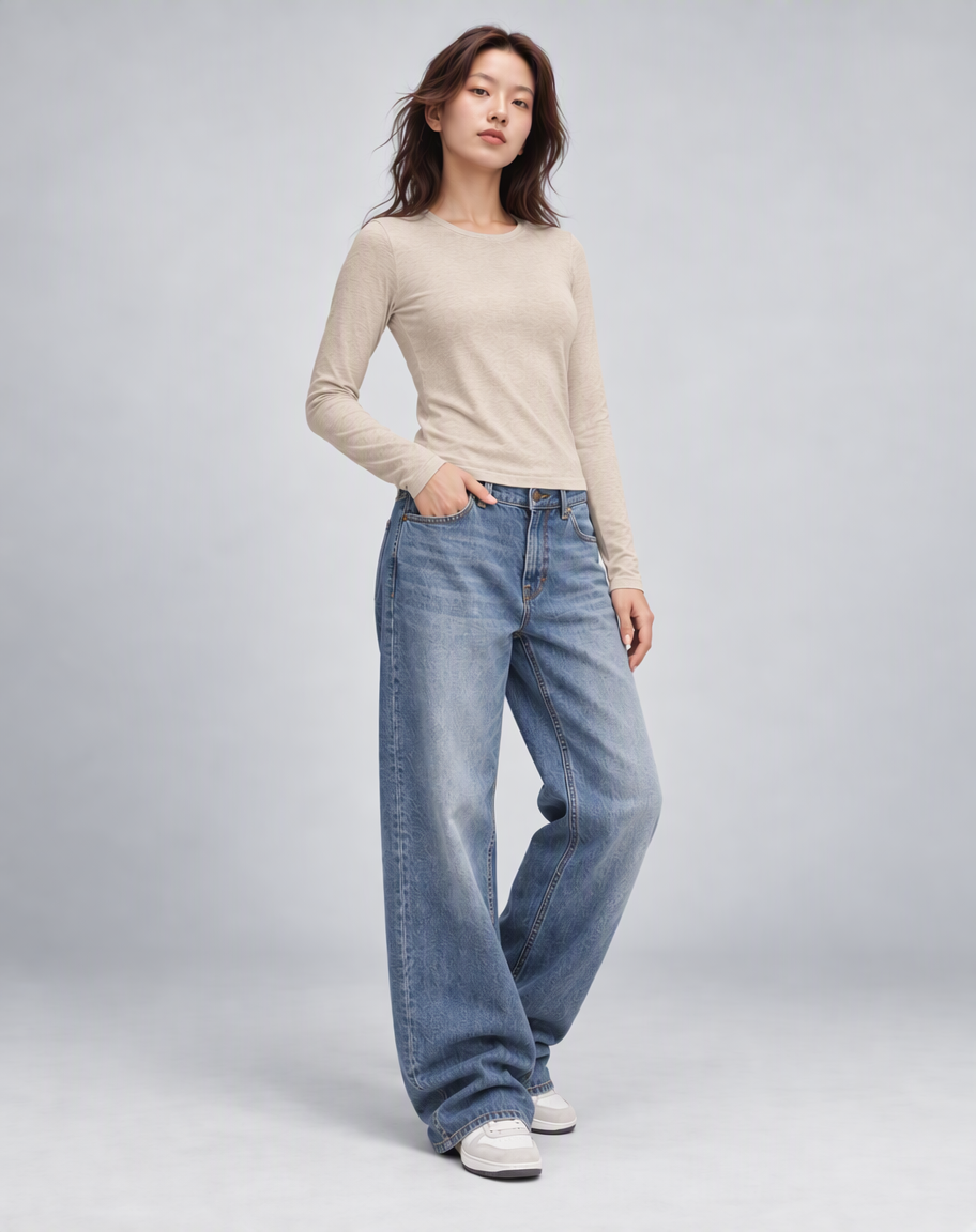 Long-sleeved shirt made of soft cotton (Coming Soon)