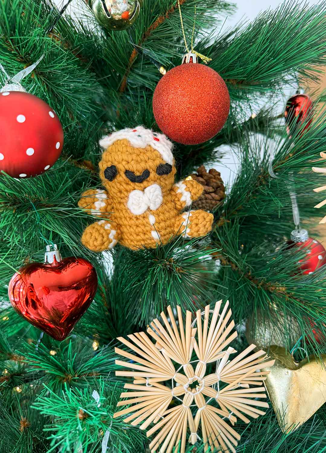 Gerry the Gingerbread Man Free Pattern x @knottrying
